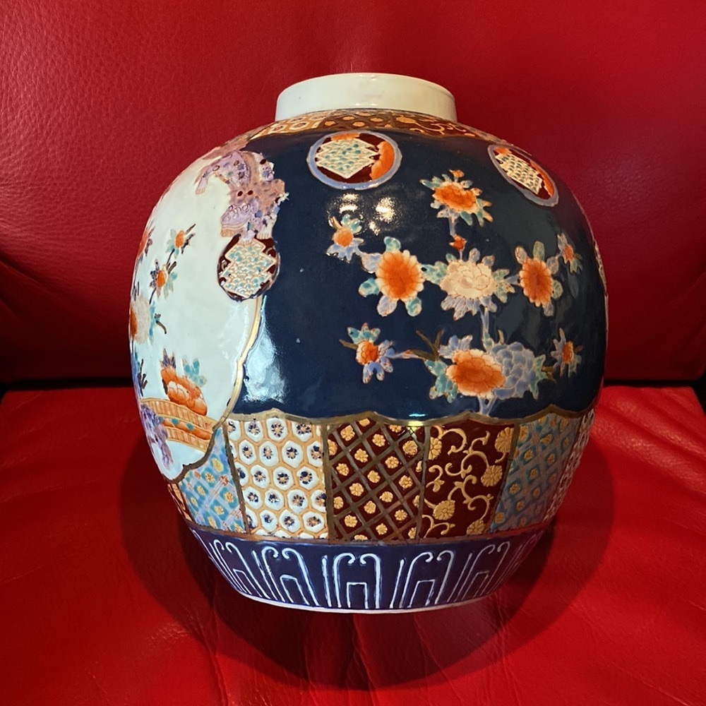 13’ By 12’ Approximately Stunning Hand Painted Vintage Chinese Vase Heavy